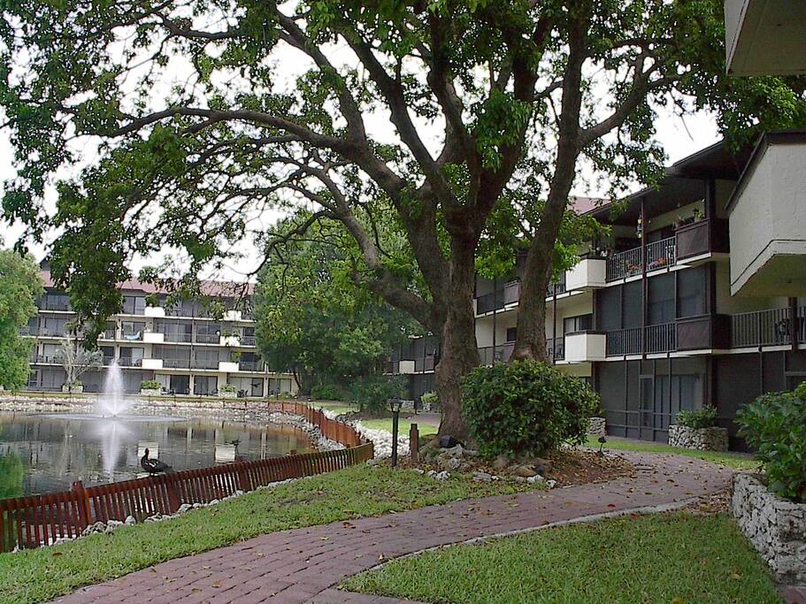This is a pic of the inside of the bldg. that my condo is in....the brick paver walkways are lit at night