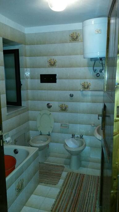 Bagno con vasca a sedere