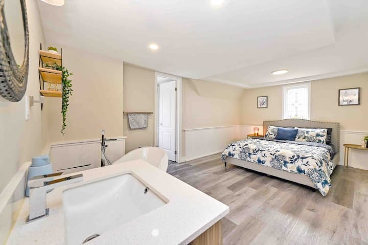 Основна спалня на 2 - ри етаж