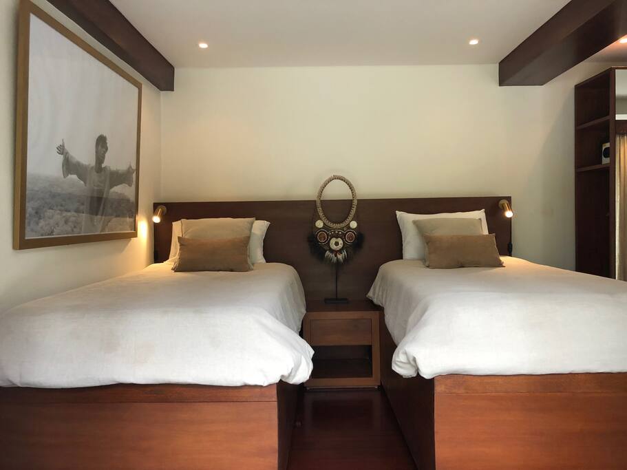 THE PRINCE SUITE