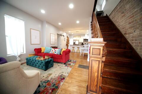 Luxurious Renovated Gem in Convenient Location!