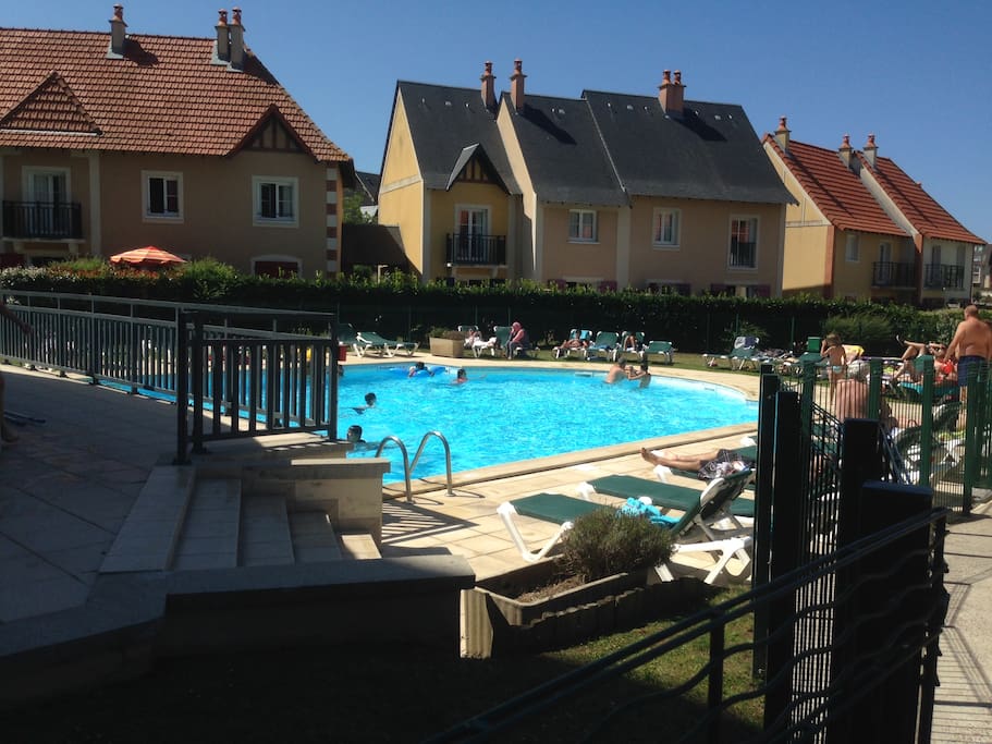 Piscine extérieure chauffée l'été