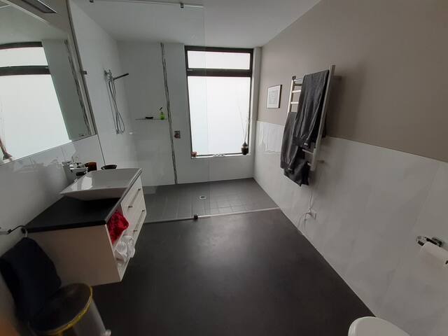 listing_image