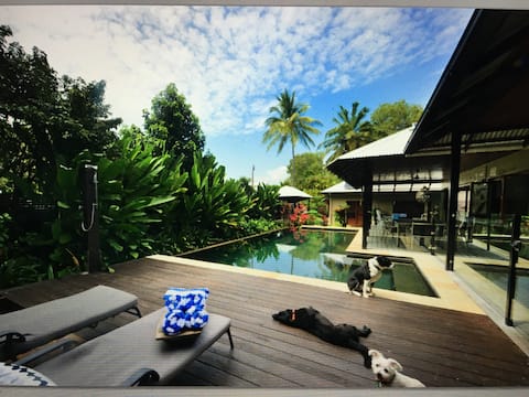 Popular Airbnb listing: "Ocean eyes getaway" in Port Douglas