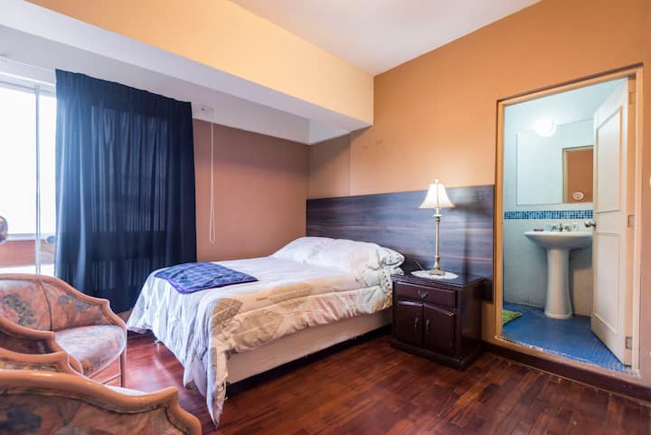 Spálňa 2 s pripojenou kúpeľňou s toaletou