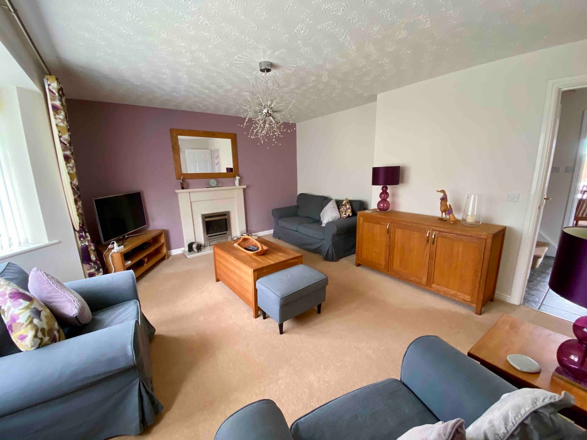 Detached House, perfect for Gower & South Wales Houses for Rent in