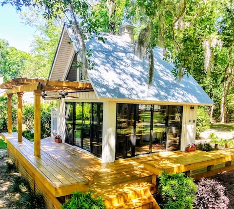 Tranquil Savannah River Cottage w/ Views+Breakfast