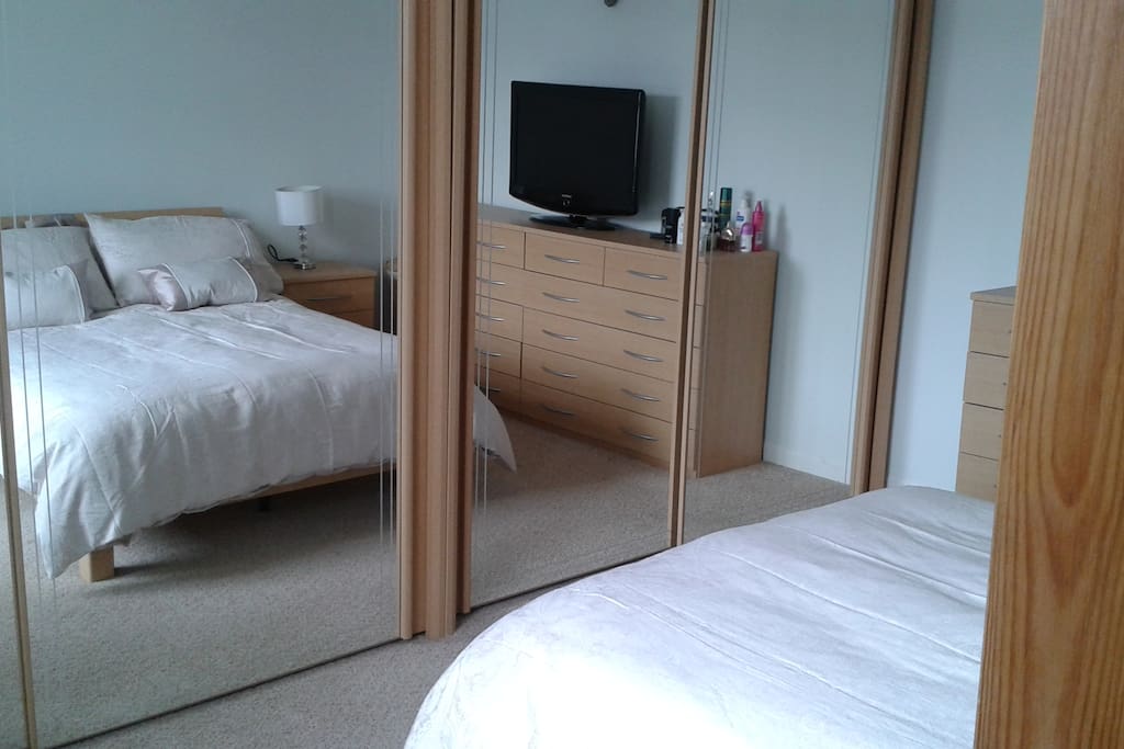 Ground floor master bedroom.