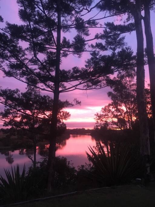 A sunset on the Mary River