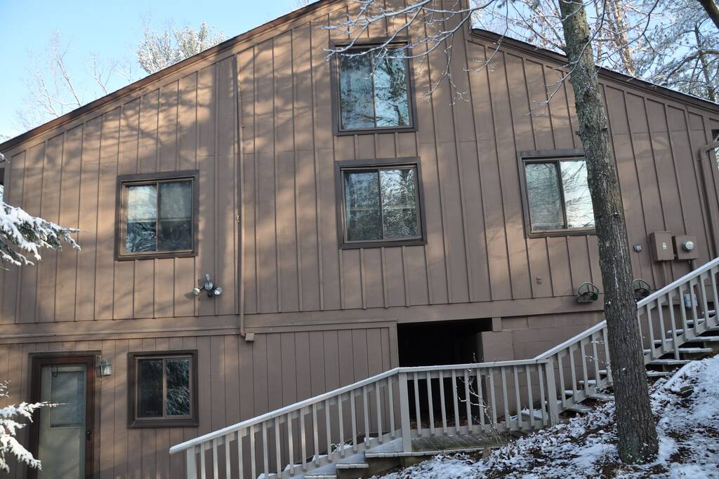 View of side entrance (left) to basement