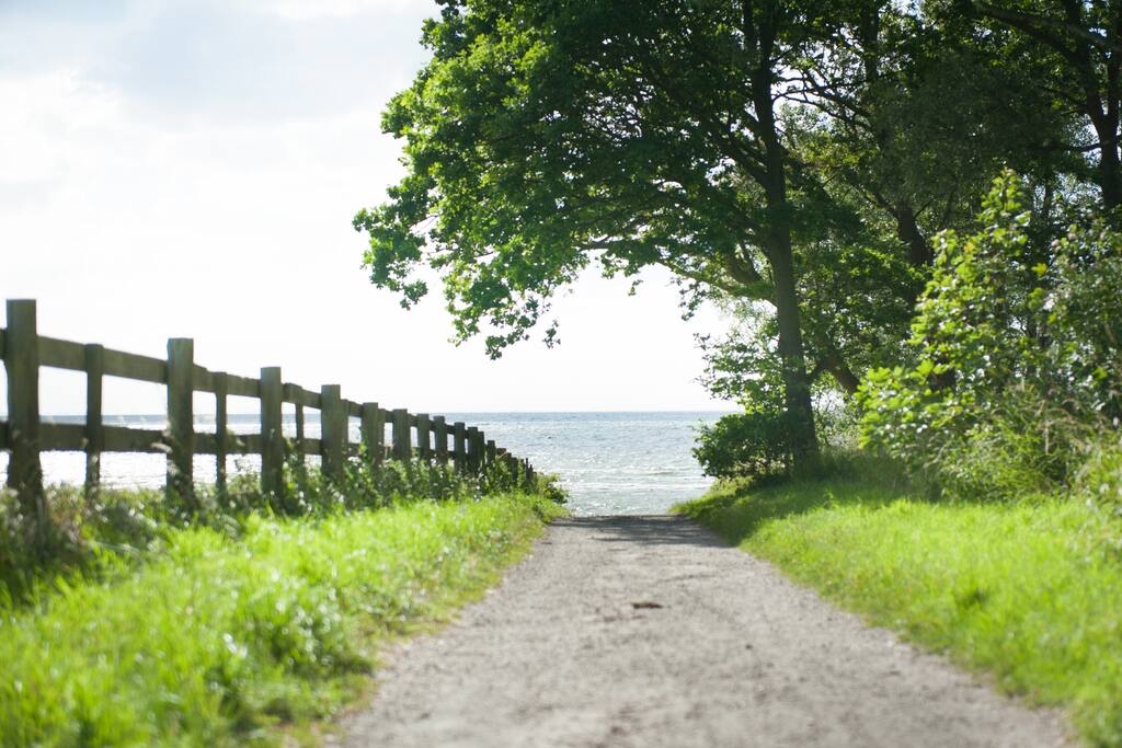 Stigen ner till havet och Strandstråket