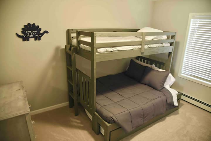 غرفة النوم رقم3 في الطابق الثاني (كاملة في الأسفل/توأم في الأعلى)