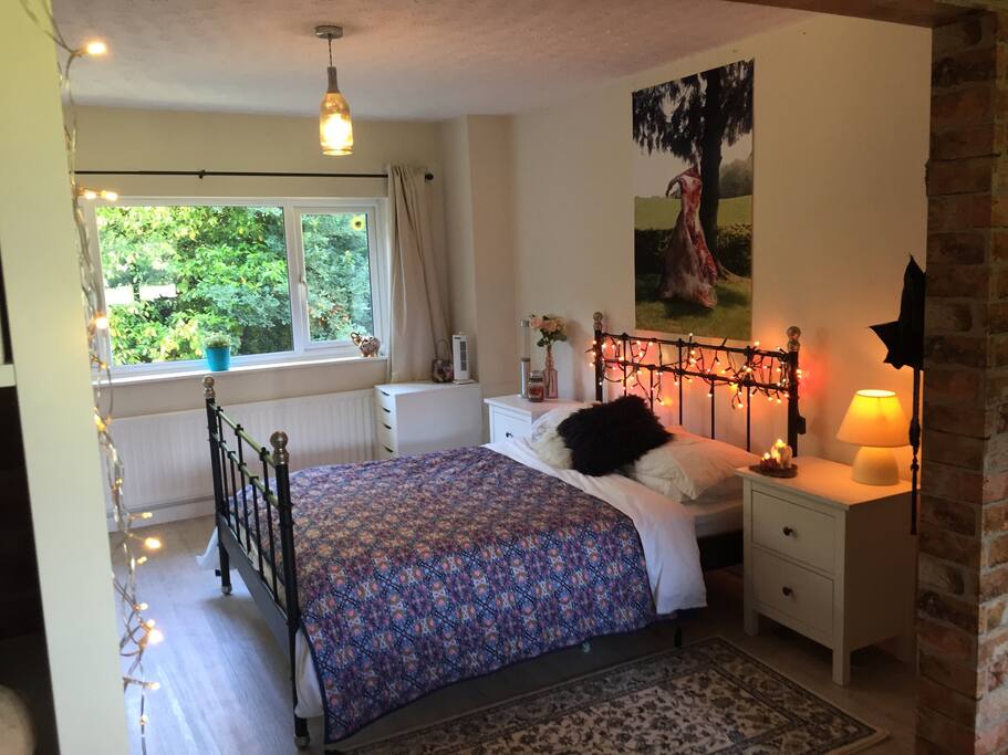 Double bedroom (upstairs)