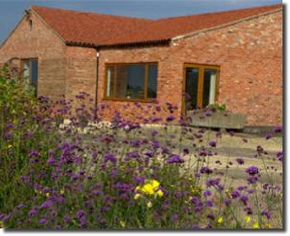Private hot tub at Sycamore Farm Holiday Cottage