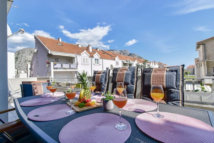 Spacious Family Apartment Ela With Large Balcony - Omiš