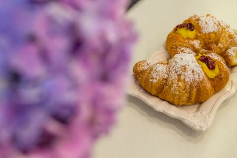 Top Airbnb: Deluxe Apartment Fuoro 10 - Sorrento City Center in Sorrento