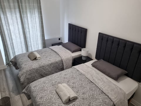 ✨Clean Modern [Near Airport & City] 2Beds & Sofa B