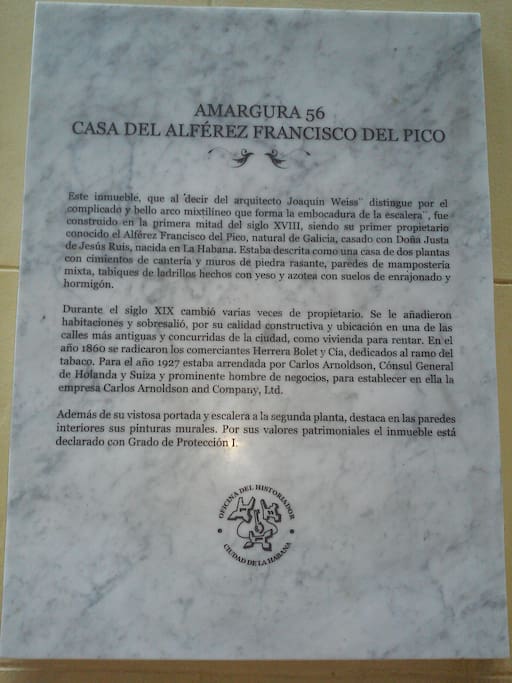 Tarja de la historia de la casa