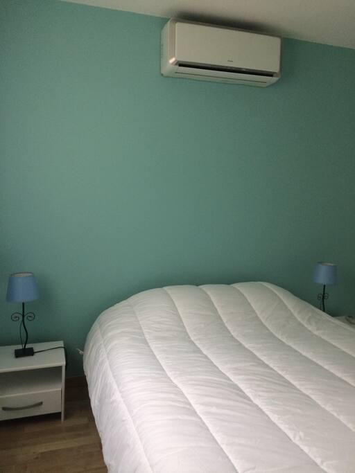Chambre double Rez de chaussée bis: vue avec climatisation