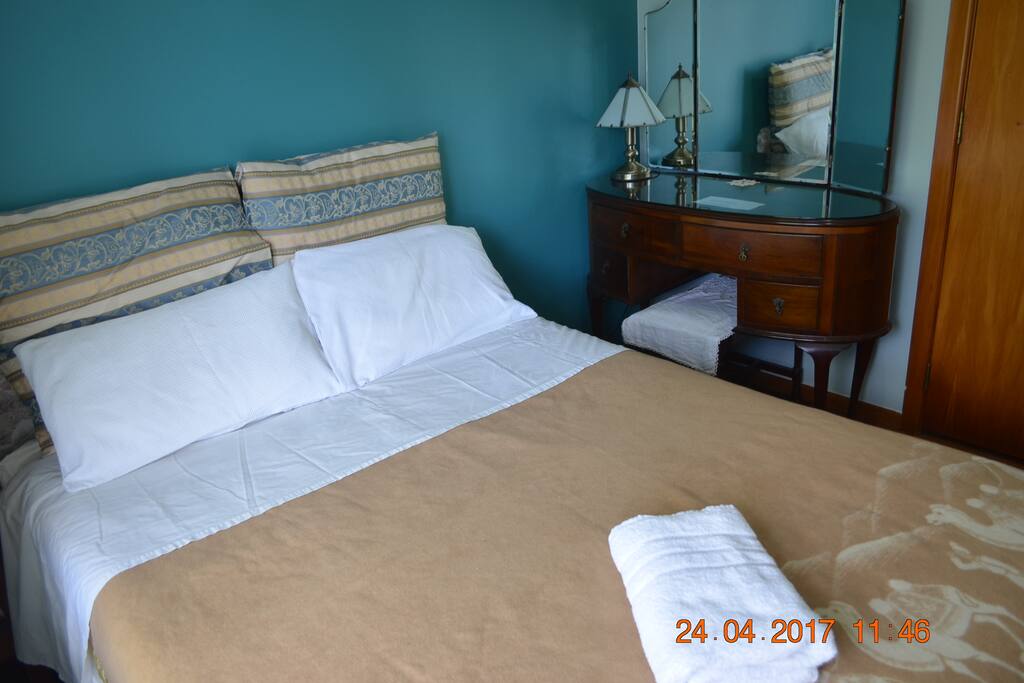 Bed & makeup table