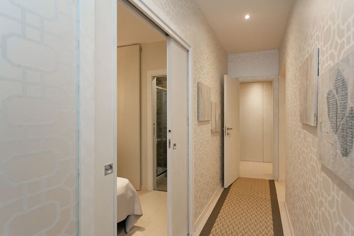 piazza del popolo glamour suite gallery image 4