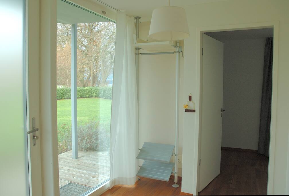 Eingangsbereich mit kleiner Garderobe