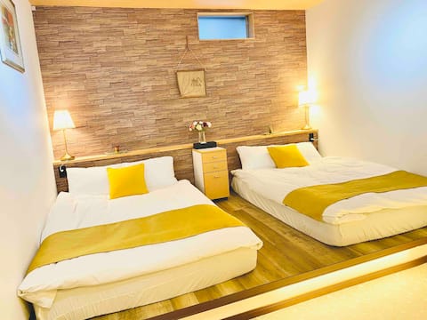 Pine House I. Ikebukuro 6 min by train.11 minutes by tram to Shinjuku • Convenient. WiFi available