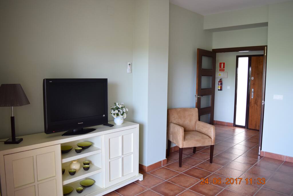Amplio salón comedor con aire acondiconado