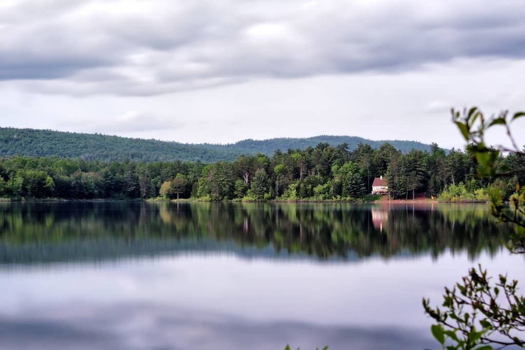 Riverfront cottage Chalets for Rent in Sheenboro, Québec, Canada