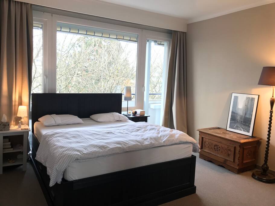Spacious and bright double bedroom with balcony
