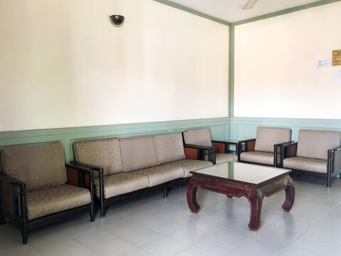 Furnished Private Room with King/Single Beds