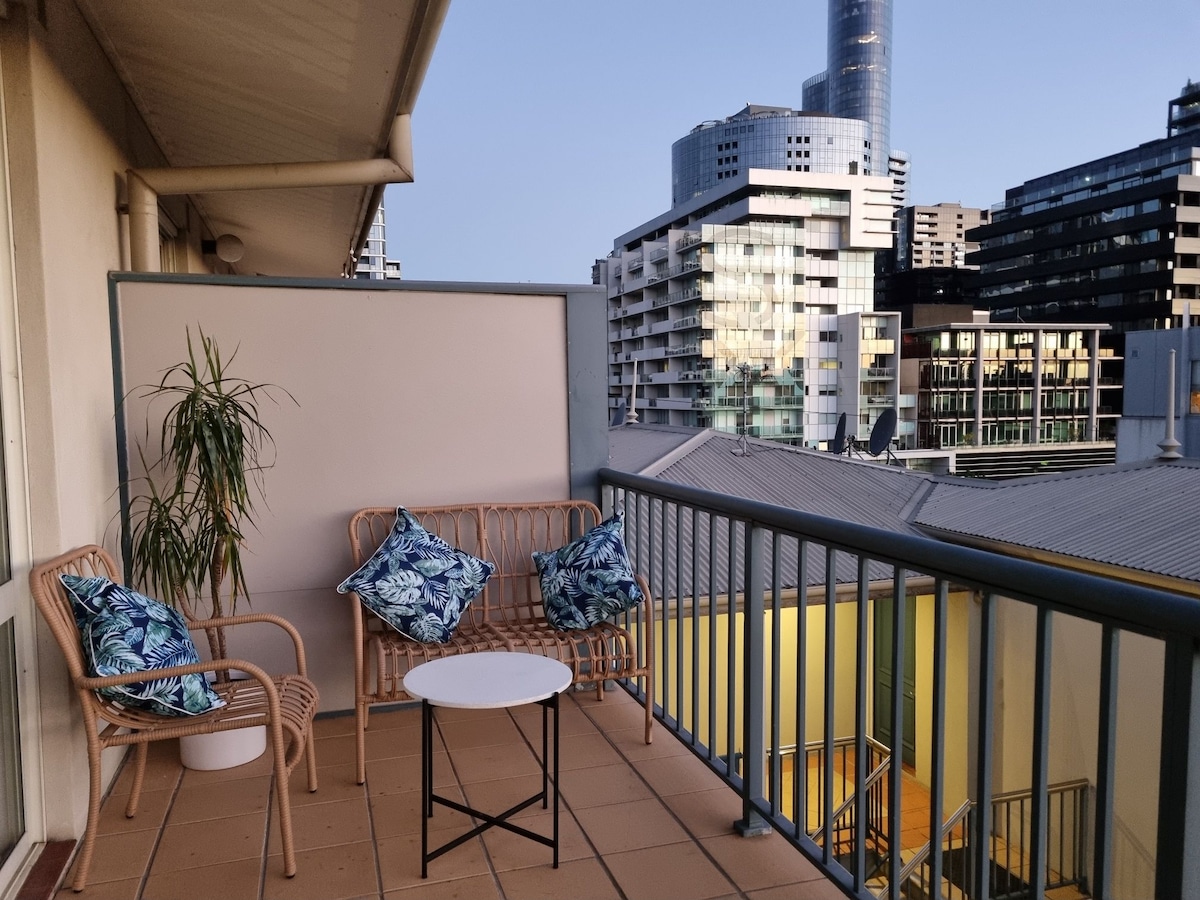 Top performing Airbnb: Modern Retreat: Office, Terrace & Yarra Walks in South Yarra