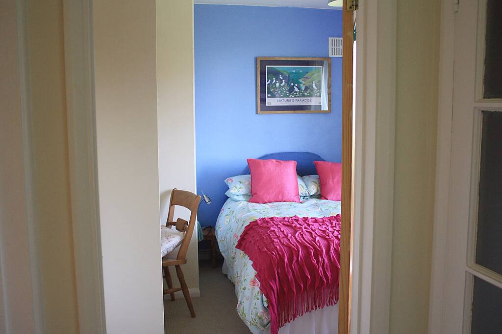 View going into the room.