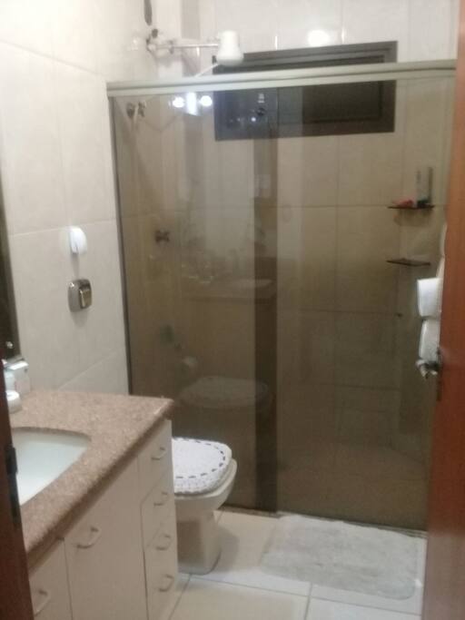banheiro com água quente