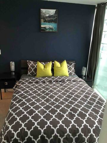 Toronto Downtown 2 Bdrm CN tower gallery image 5