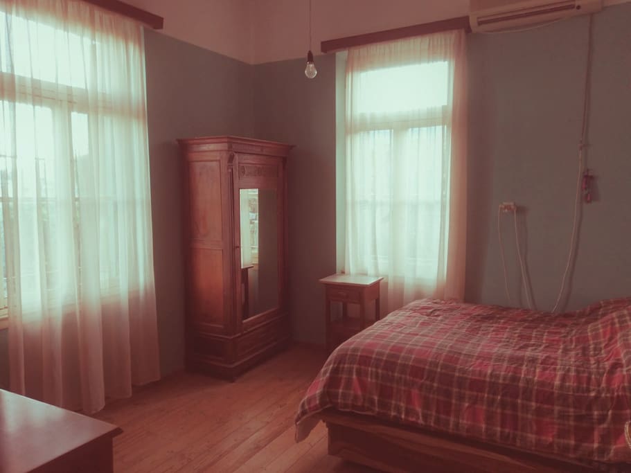 guest's private bedroom