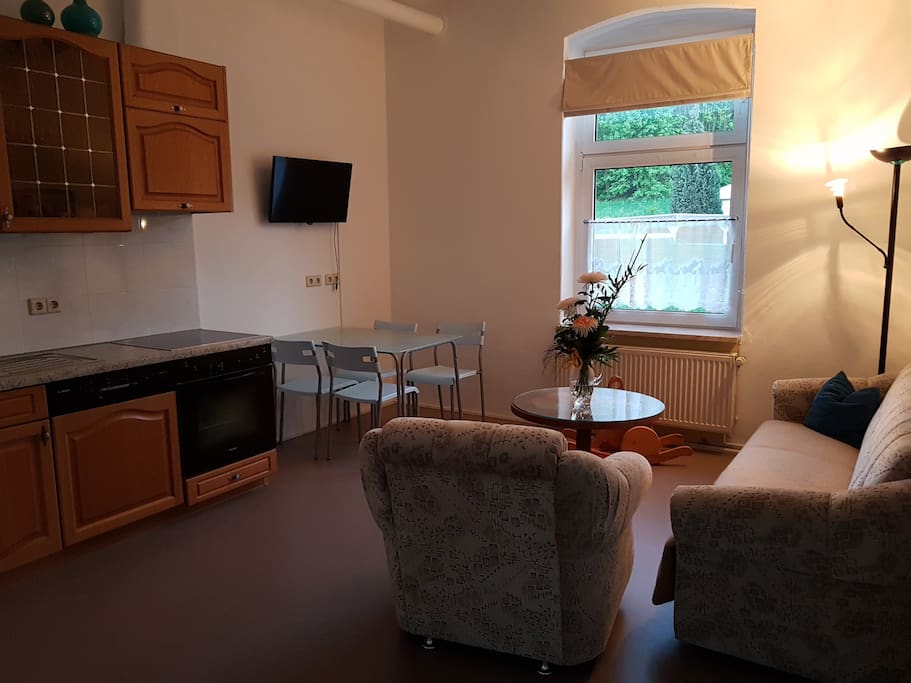 Essecke + TV, W-LAN vorhanden