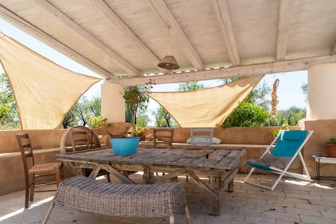 Farmhouse in Noto with Pool and Garden