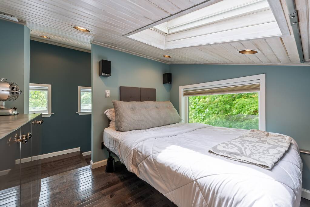 Princeton Micro Loft The Lilliputian Guesthouses For In - Living Quarters Loft Bedding Gray Princeton Micro Loft The Lilliputian Guesthouses For In - Living Quarters Loft Bedding Gray