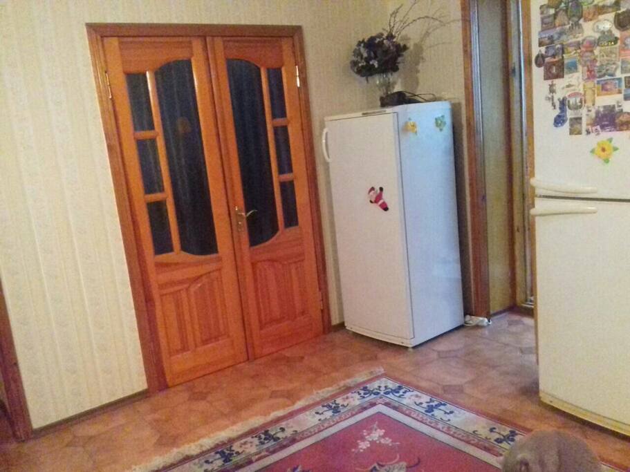хол