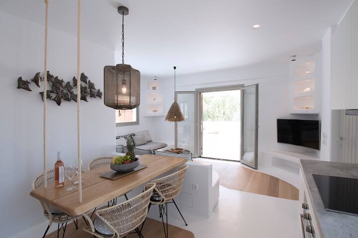 Potami Home by Rocks Estates gallery image 5