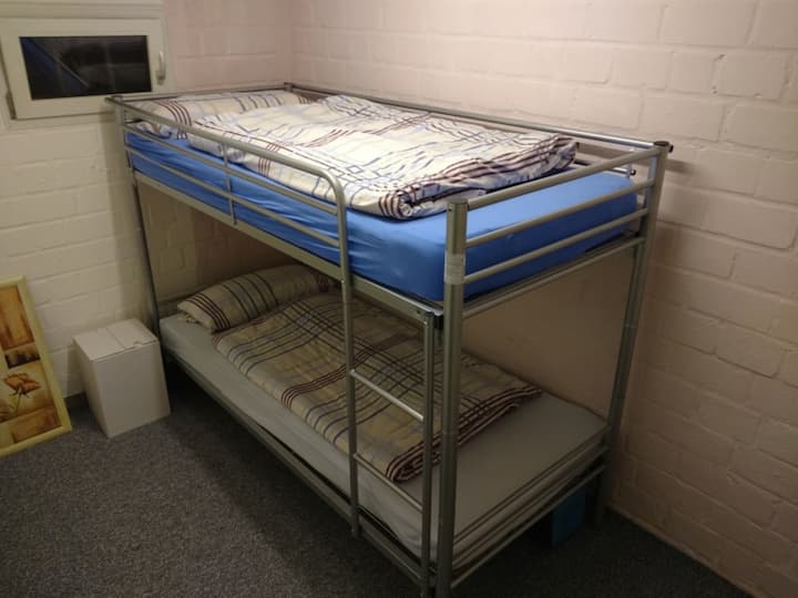 2. Schlafzimmer mit Stockbett für 2 Personen (2,00x0,90m)