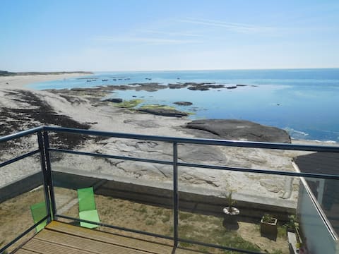 Beachfront House, 3 stars.