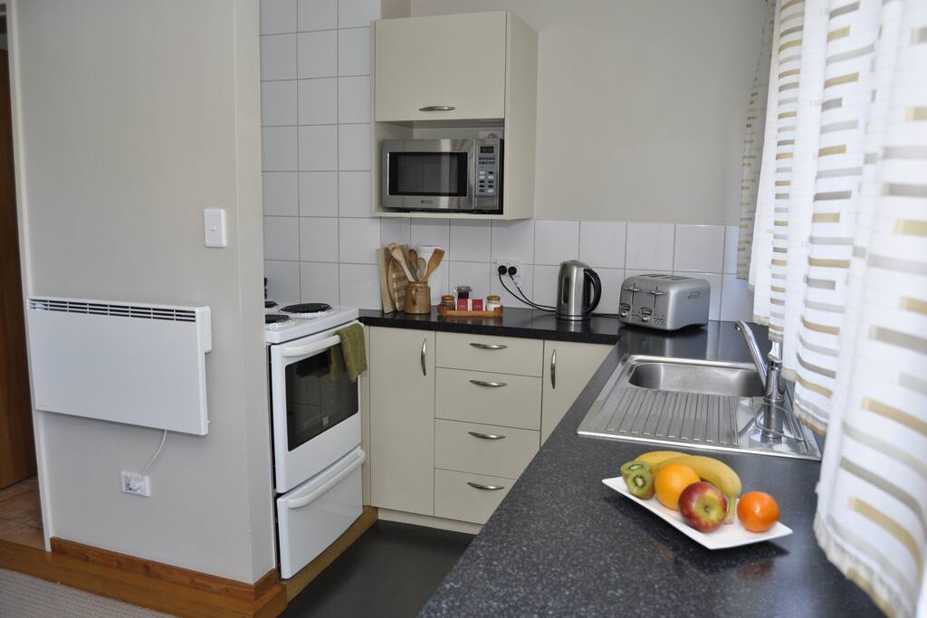 Full equipped kitchen with dish washer
