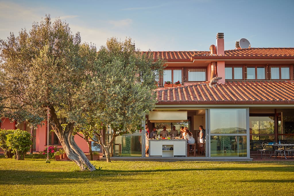 Villa back & kitchen.