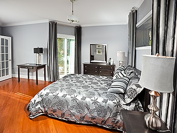 Das Hauptschlafzimmer im Erdgeschoss