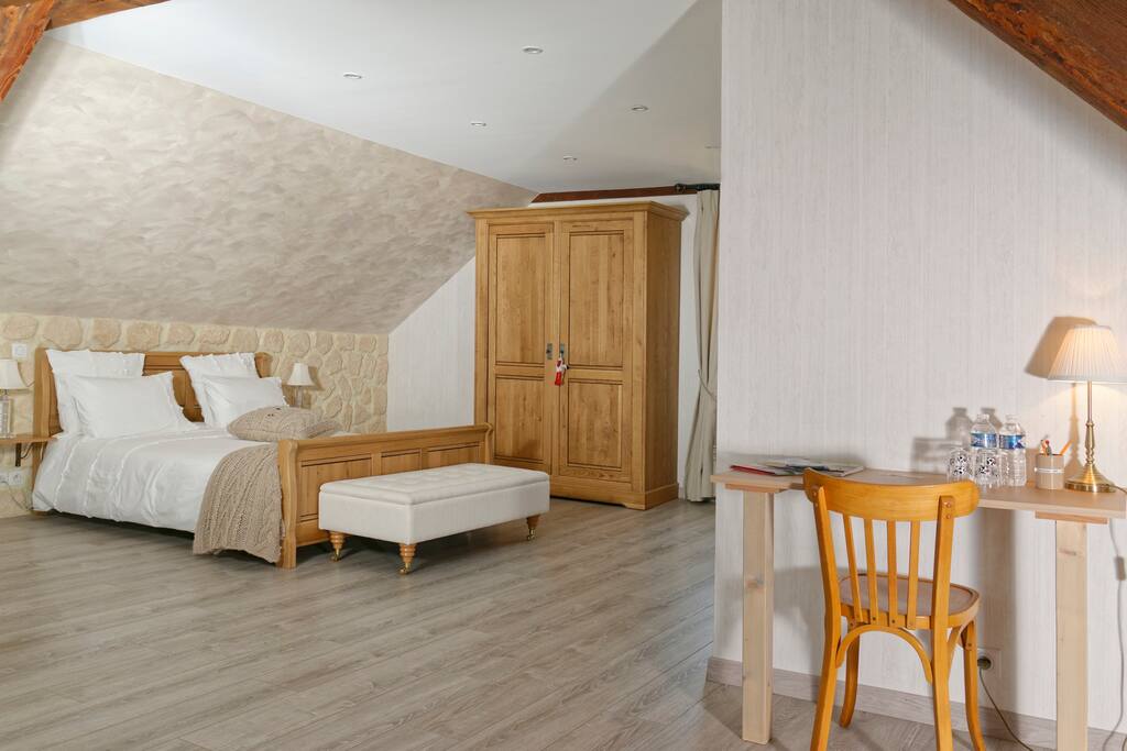 Chambre Lys avec son bureau