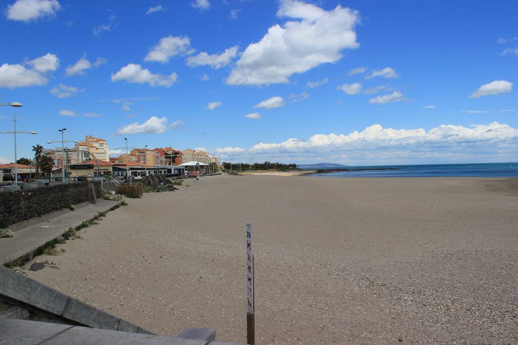 plage a 3mn a pied du logement