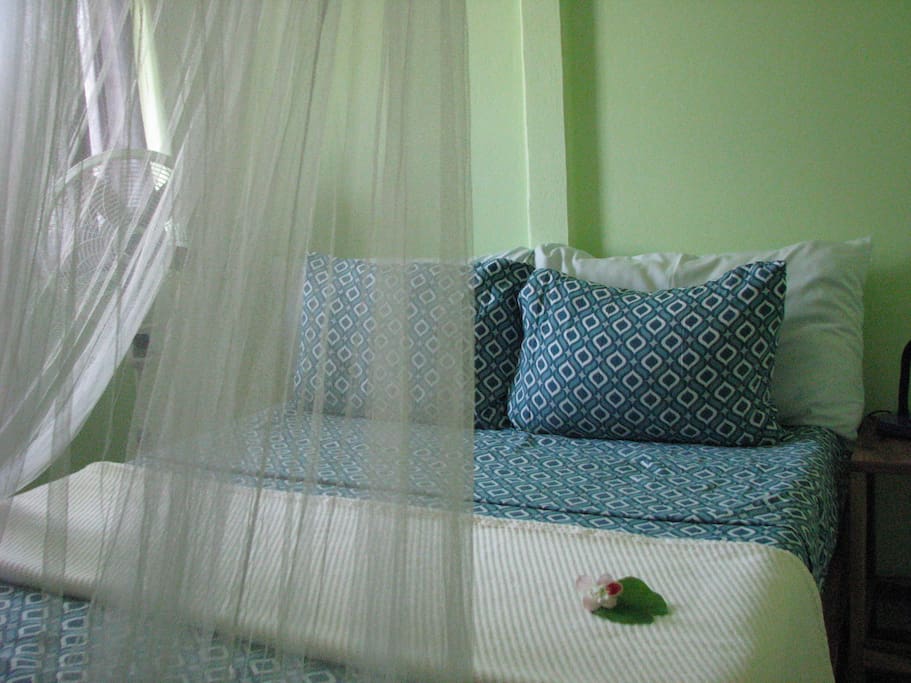 Matrimonial size bed, MiCasa