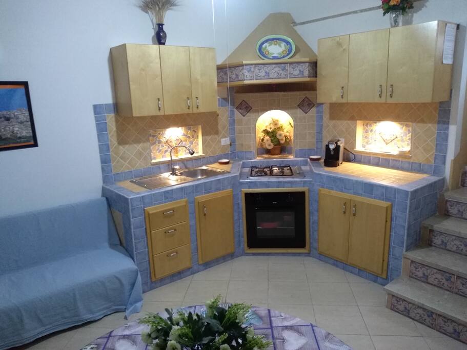 Macchina da caffè, piano cottura, forno